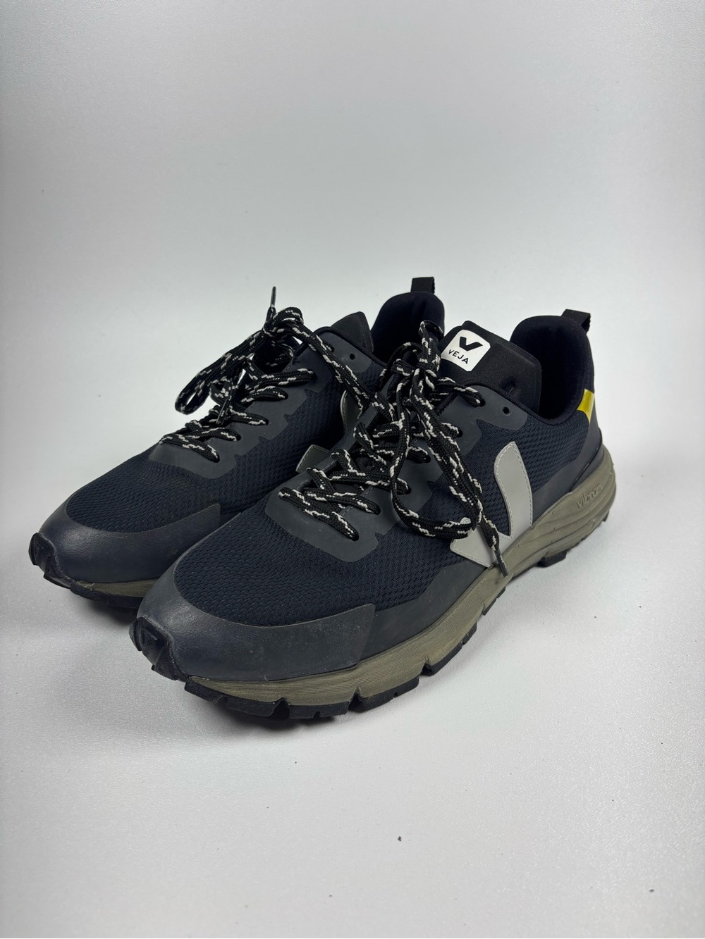 Veja Black Men's Trail Sneakers with Grey Midsole and Yellow Heel Tab
